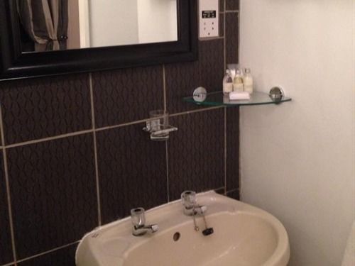 The Avenue Bed & Breakfast Дърам Екстериор снимка